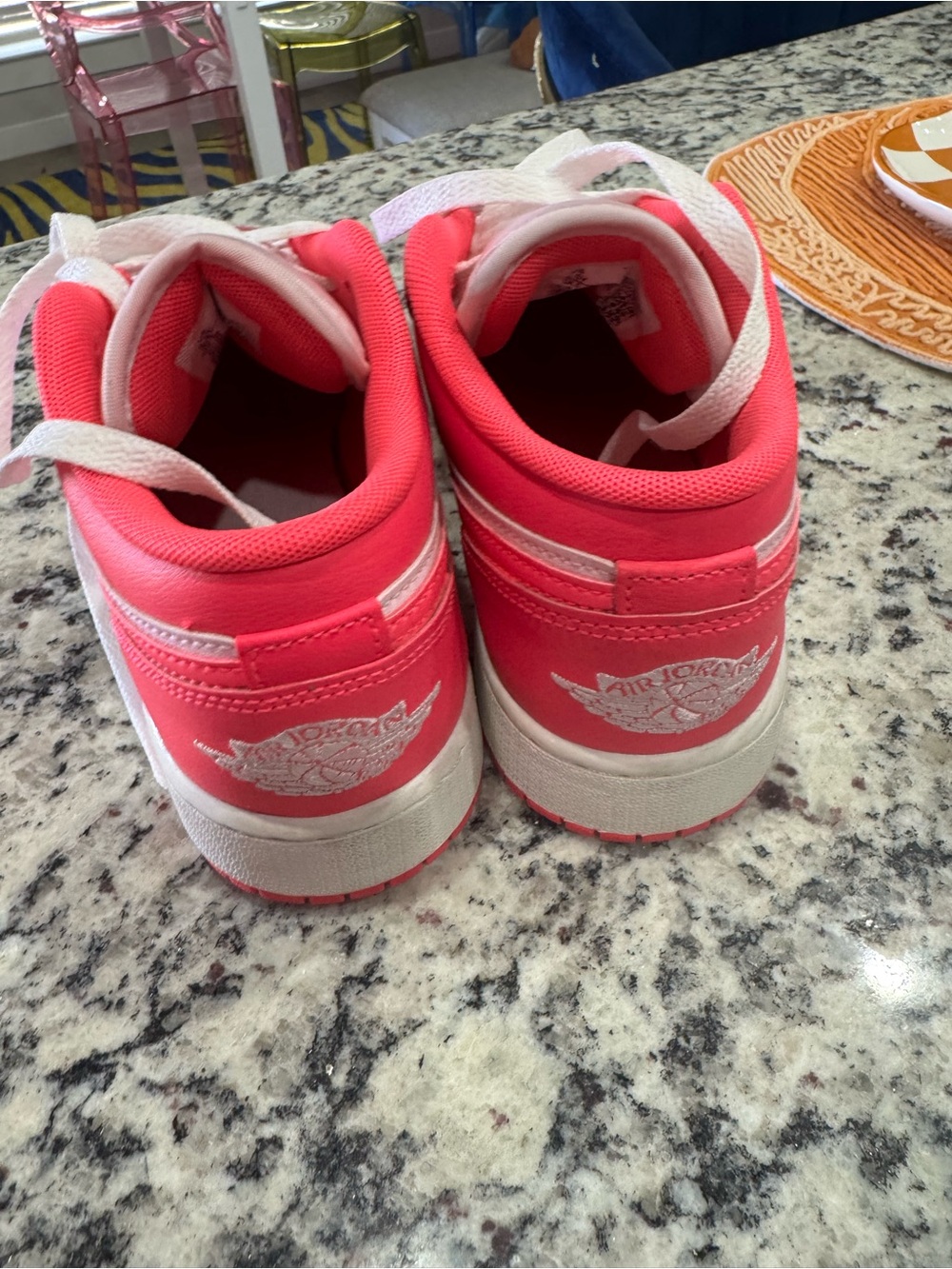 Nike Jordans neon pink. Size 7 - Picture 5 of 7